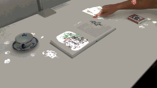 索尼黑科技：可將任何臺(tái)面秒變觸控屏.gif
