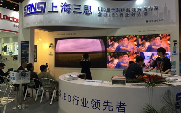 小間距LED顯示屏零距離觸摸VR-三思 3.jpg