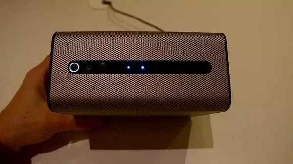 【視頻】索尼黑科技投影儀 把桌面瞬間變成觸摸屏 9.webp.jpg