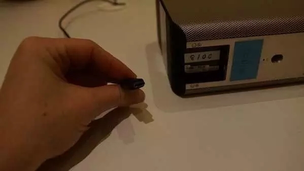 【視頻】索尼黑科技投影儀 把桌面瞬間變成觸摸屏 20.webp.jpg