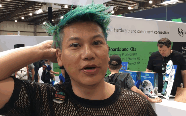 魔性閃瞎 LED假睫毛已上線.gif