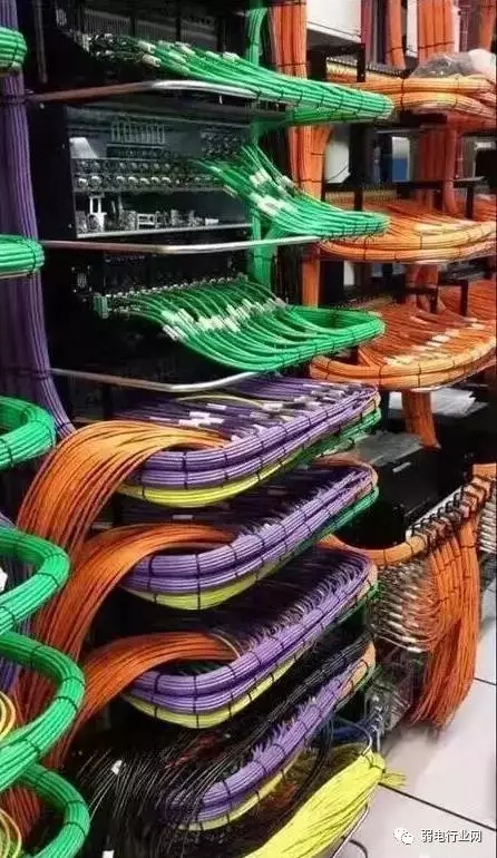 那些慘不忍睹的安防監控室 1.webp.jpg