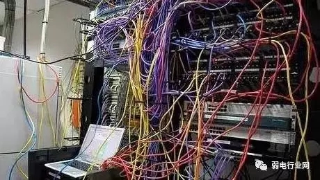 那些慘不忍睹的安防監控室 2.webp.jpg
