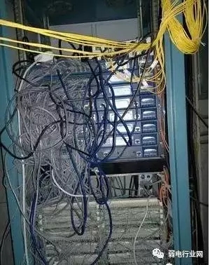 那些慘不忍睹的安防監控室 5.webp.jpg