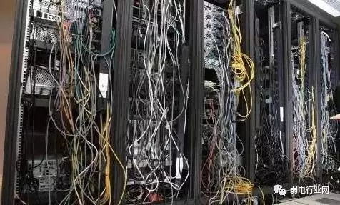 那些慘不忍睹的安防監控室 9.webp.jpg