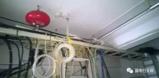 那些慘不忍睹的安防監控室 10.webp.jpg