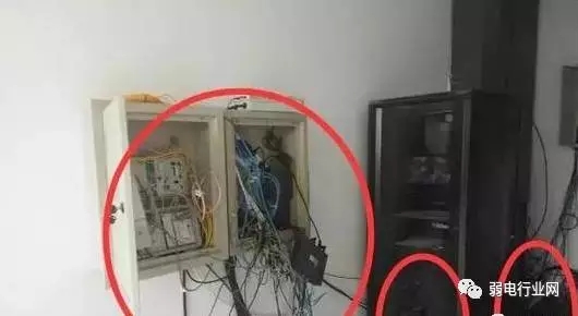 那些慘不忍睹的安防監控室 11.webp.jpg