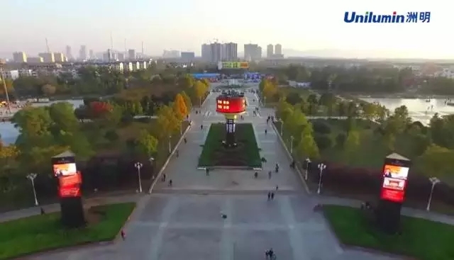 洲明智造LED旋轉屏，扮靚棗莊城市景觀建筑 1.webp.jpg