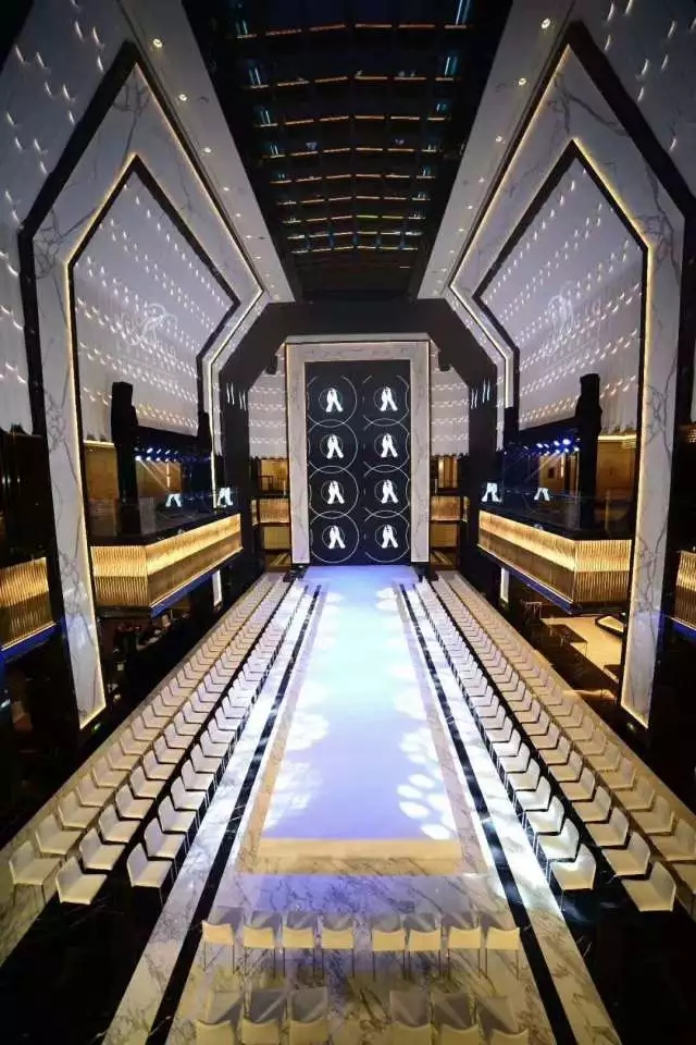 利亞德為超五星酒店打造全球面積超大室內異形屏 4.webp.jpg
