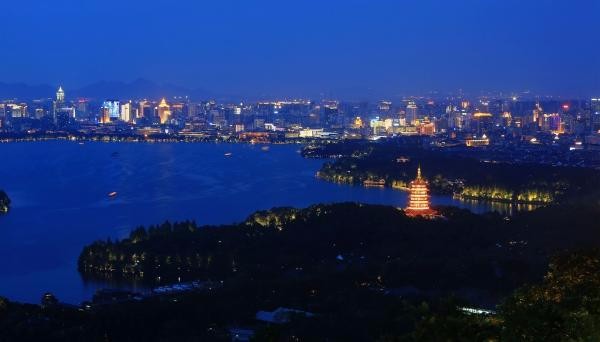 首個城市照明條例明年2月實施 景觀照明步入規范化軌道 4.jpg