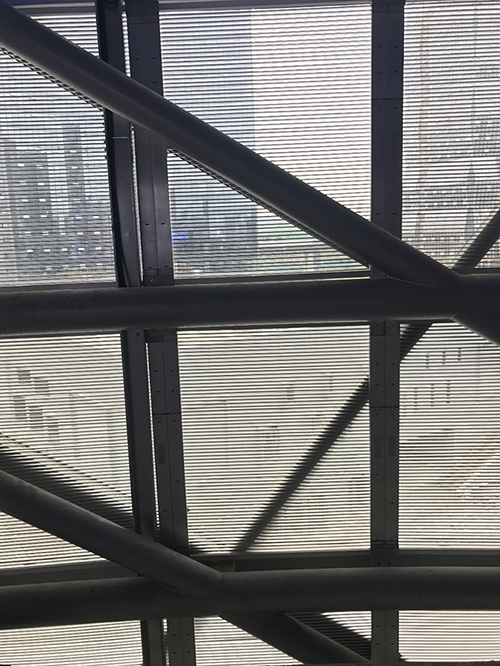 LED下傾角技術在LED玻璃幕墻屏的應用 9.png
