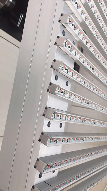 LED下傾角技術在LED玻璃幕墻屏的應用 11-1.png
