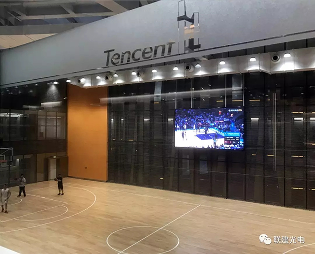 聯(lián)建光電小間距黑科技屏空降騰訊濱海大廈 6.webp.jpg