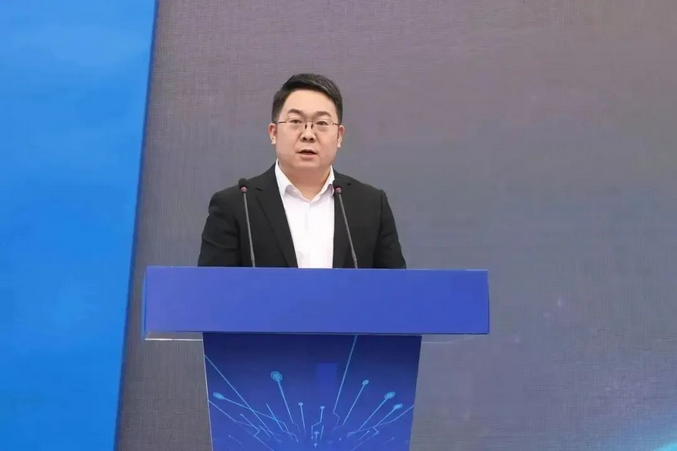 Screenshot 2023-12-29 at 10-03-40 總投資330億元！廈門天馬光電子第8.6代新型顯示面板生產線核心設備搬入.png
